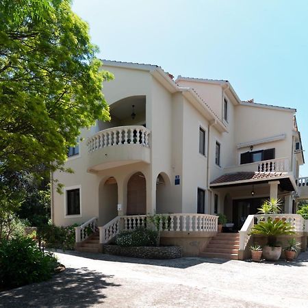 Apartments Rozelyn Ugljan Εξωτερικό φωτογραφία