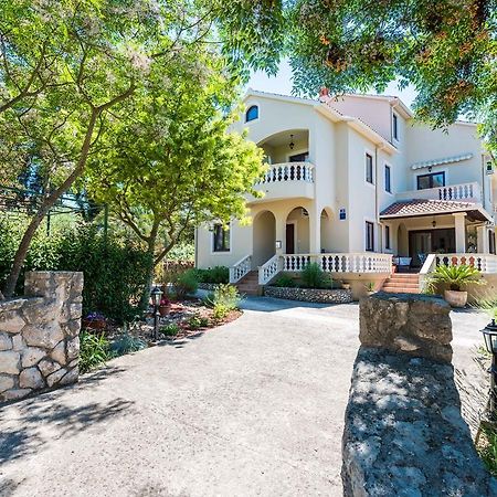 Apartments Rozelyn Ugljan Εξωτερικό φωτογραφία