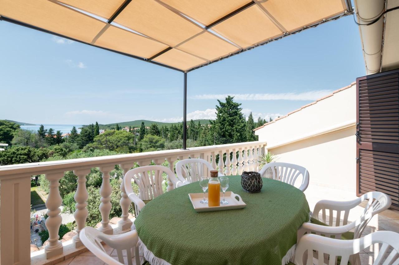 Apartments Rozelyn Ugljan Εξωτερικό φωτογραφία