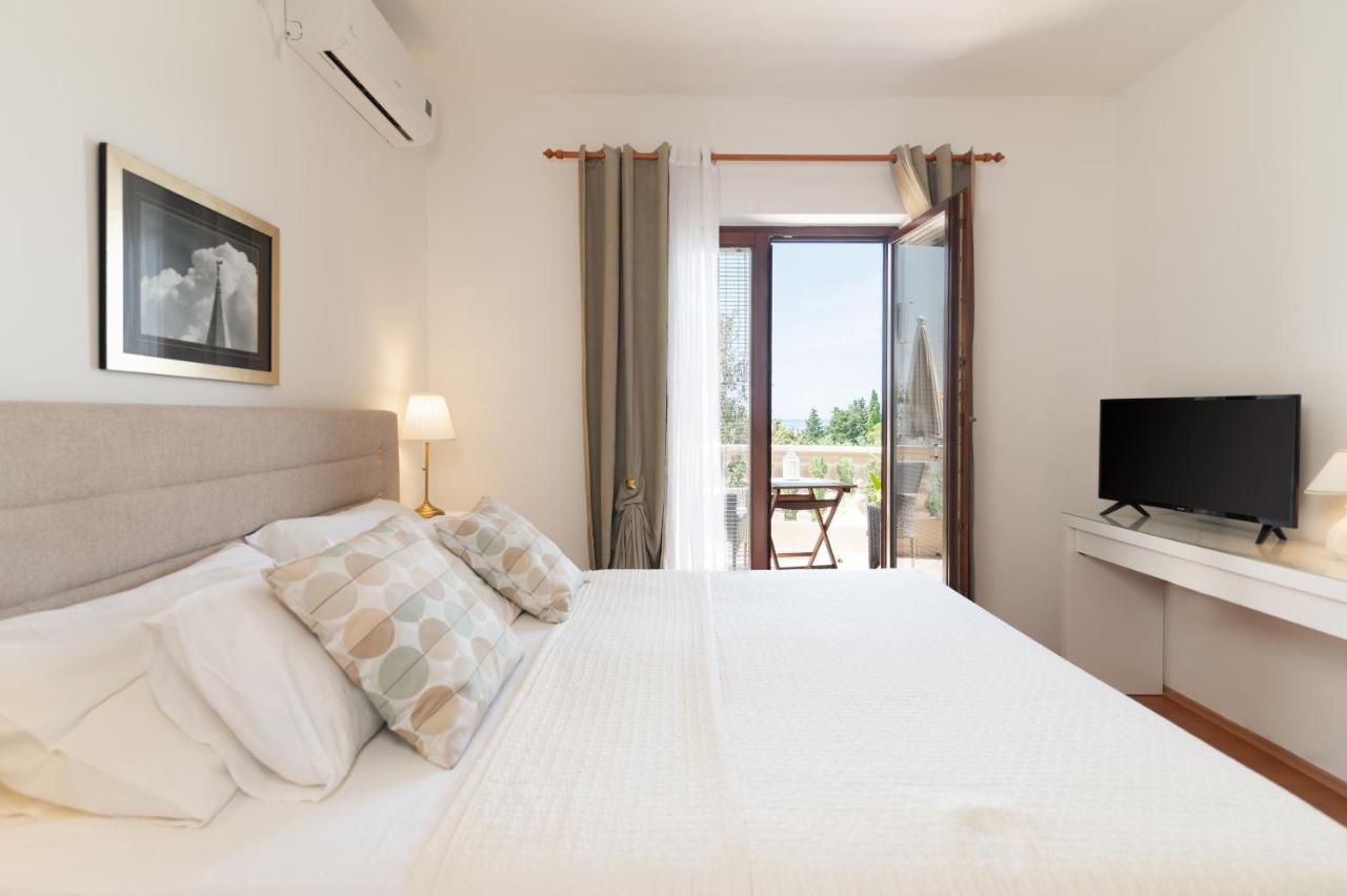 Apartments Rozelyn Ugljan Εξωτερικό φωτογραφία