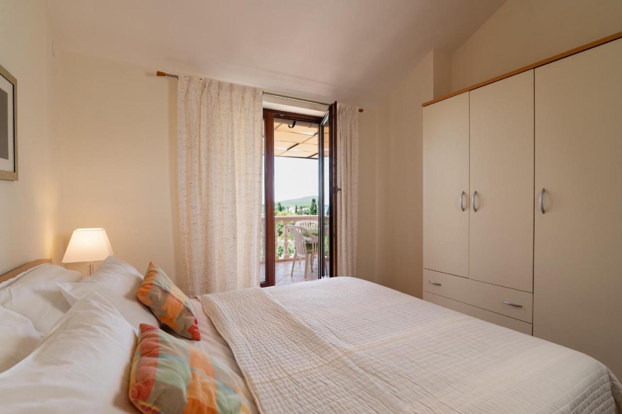 Apartments Rozelyn Ugljan Εξωτερικό φωτογραφία