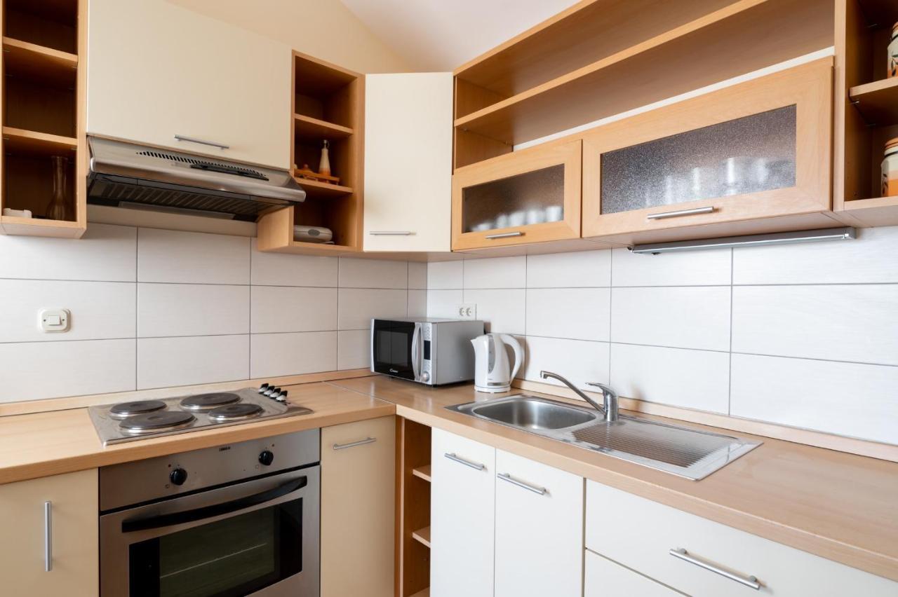 Apartments Rozelyn Ugljan Εξωτερικό φωτογραφία