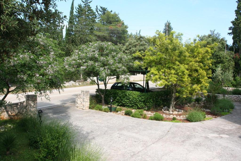 Apartments Rozelyn Ugljan Εξωτερικό φωτογραφία