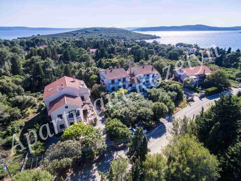 Apartments Rozelyn Ugljan Εξωτερικό φωτογραφία