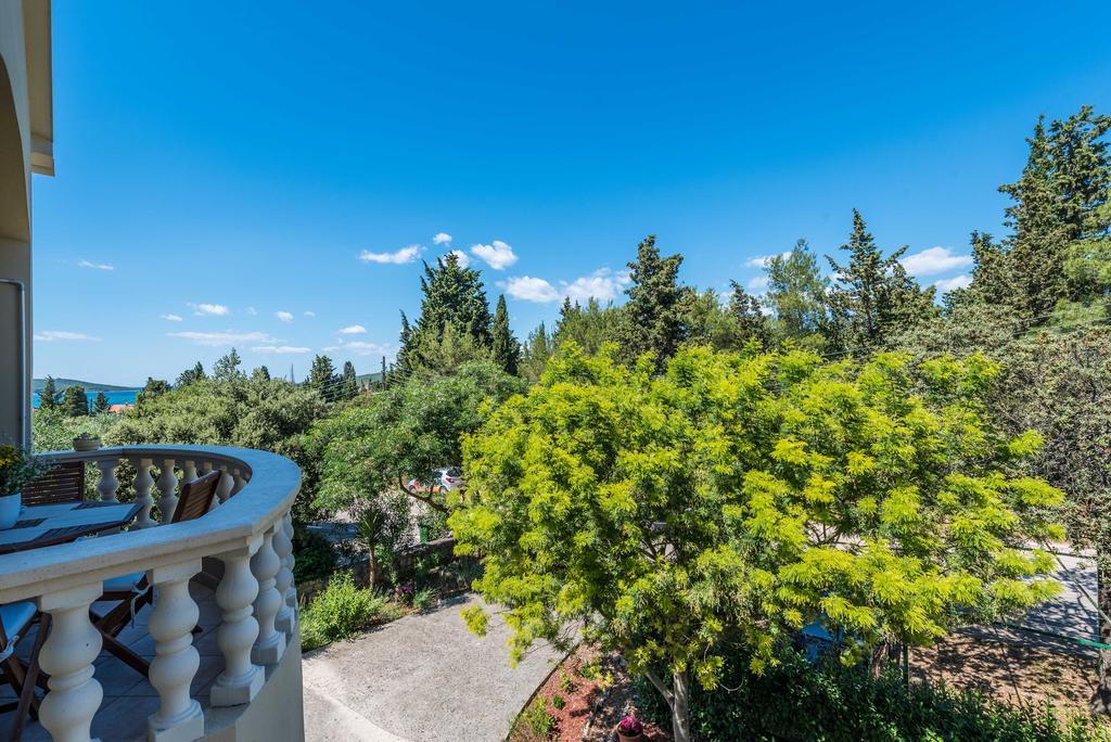 Apartments Rozelyn Ugljan Εξωτερικό φωτογραφία