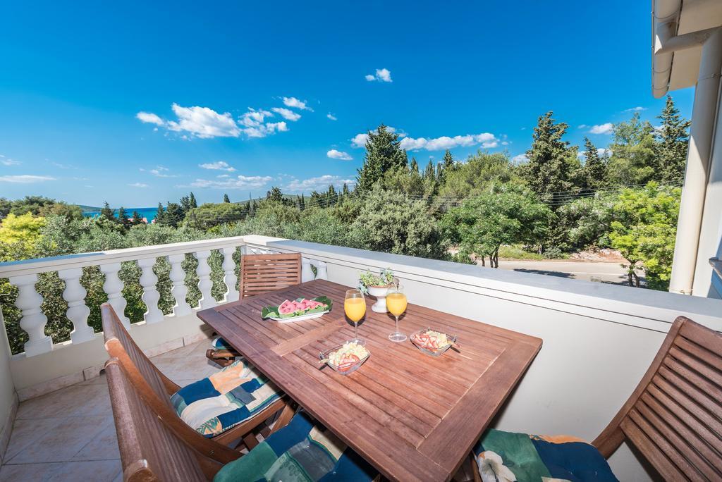 Apartments Rozelyn Ugljan Εξωτερικό φωτογραφία